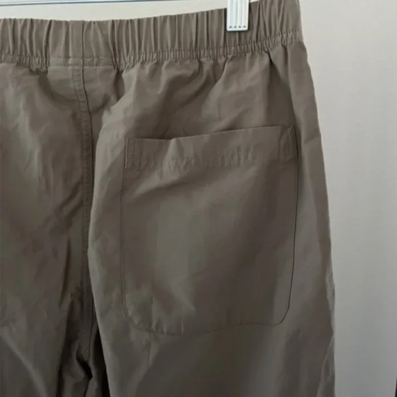 FEAR OF GOD ESSENTIALS | Nylon Cotton Satin Track Pants in Dust/Taupe | Size XS - Picture 10 of 13